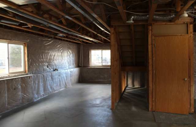 Three bed 2 bath townhome $1750/mo. Gallery 4