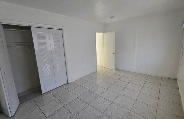16951 Northeast 18th Avenue Gallery 3