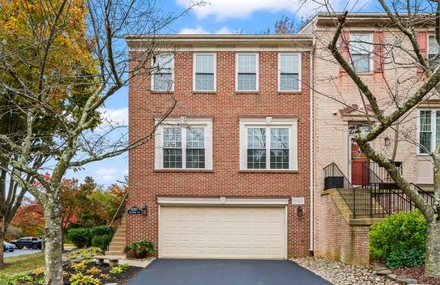 End Unit Townhouse in Kingstowne with Garage  Modern Finishes photos photos