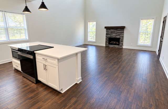 2426 Batavia St Gallery 4