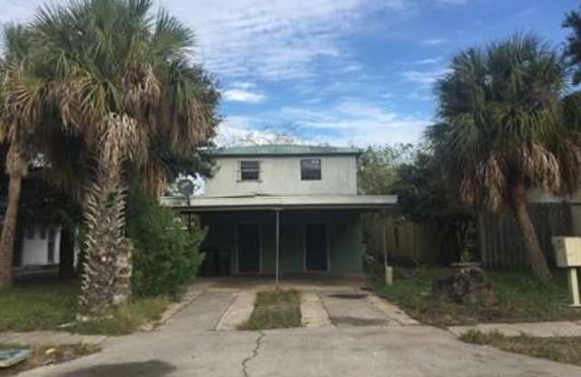 1091 S De Leon Avenue - 1091 South Deleon Avenue, Titusville, FL 32780