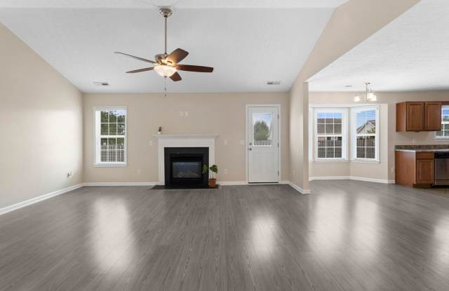 Corner House with Fenced Back Yard Available! Gallery 4