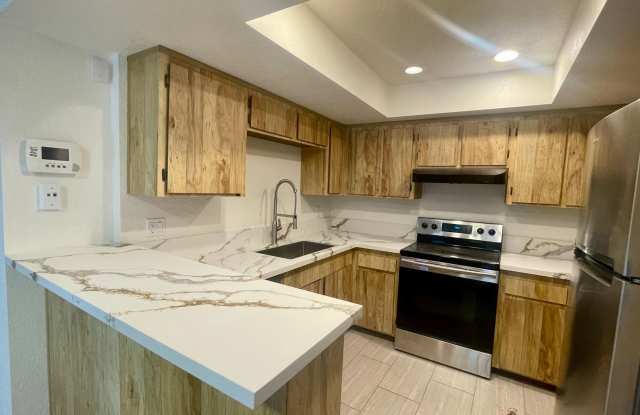 2 Story, 2 Bedroom 1.5 Bath Townhouse w/ Large 2 Car Garage Available Gallery 3