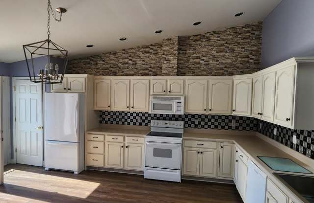 1627 Chestnut Drive Gallery 3