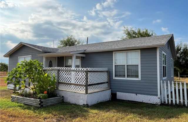 8873 Fm 893 photos photos