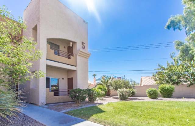 MOVE-IN READY! 2 BEDROOM, 2 BATH, GROUND LEVEL CONDO IN SUNSET BAY COMMUNITY photos photos