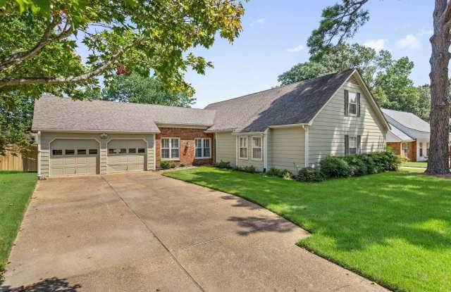 8604 SANDPOINT Dr Gallery 2