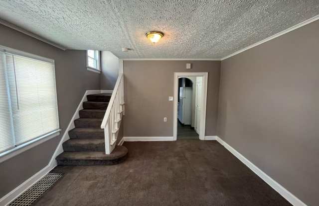 1522 Loretta Avenue Gallery 3