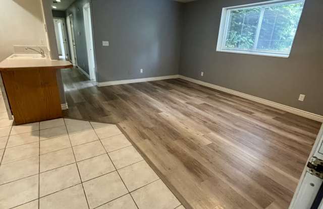215 S 1050 W photos photos