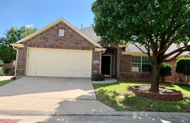 Cavender - 1920 Cavender Circle, Denton, TX 76205