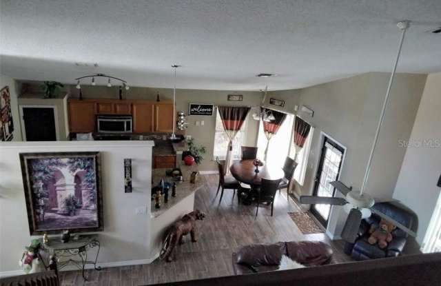 2863 PICADILLY CIRCLE Gallery 3