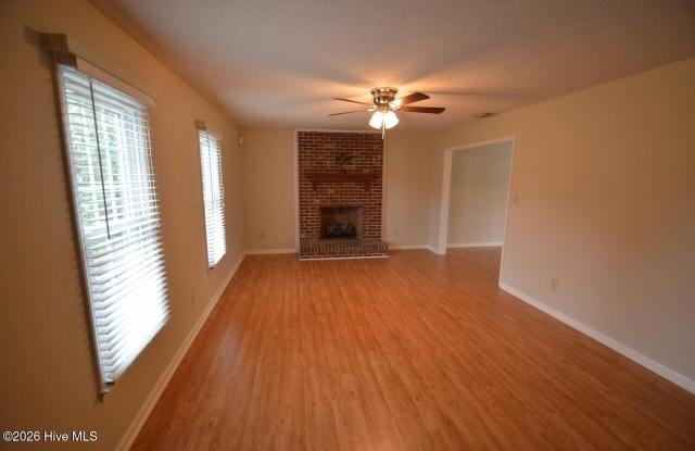 122 Carriage Drive Gallery 2
