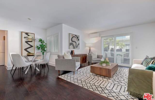 1535 Granville Avenue Gallery 1