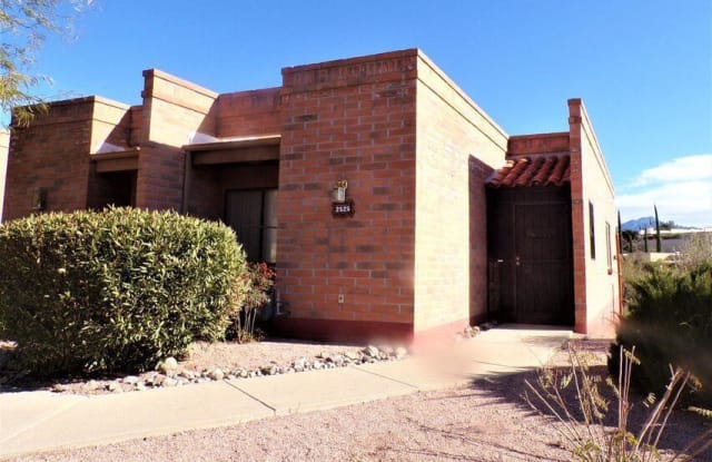 2525 S Calle Del Dante - 2525 Calle De Dante, Green Valley, AZ 85622