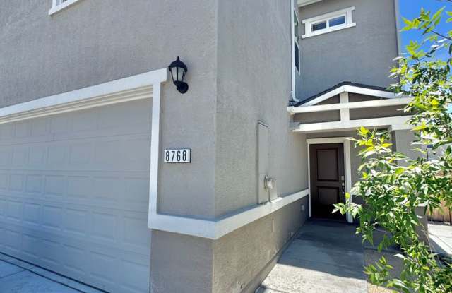 Beautiful Newer 3 Bedroom Townhome in the North Valleys! Gallery 4