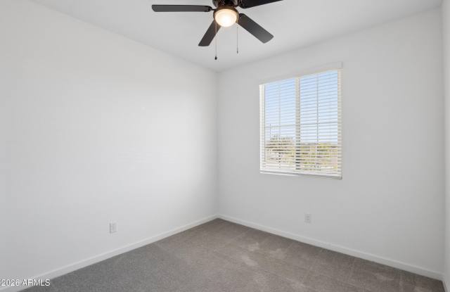 25293 W Wayland Drive Gallery 4