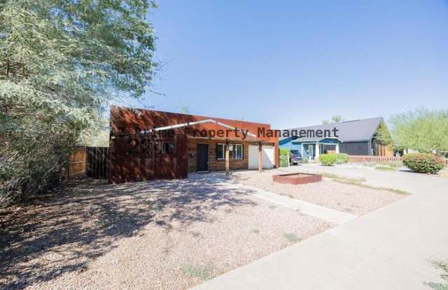 2206 North Dayton Street Gallery 3