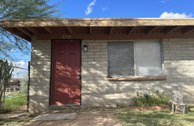 5737 E 24th St photos photos