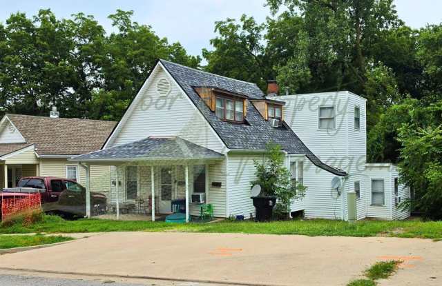 1206 W Maple Ave Gallery 4