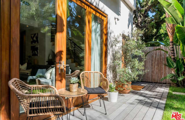 125 VISTA Place Gallery 3