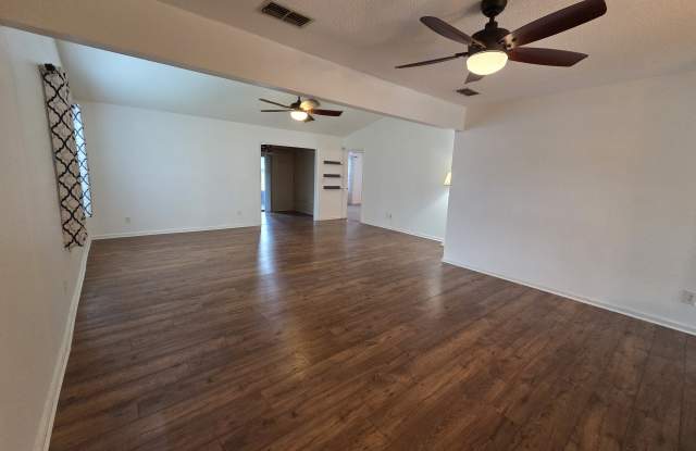 35086 Whispering Oaks Blvd Gallery 1