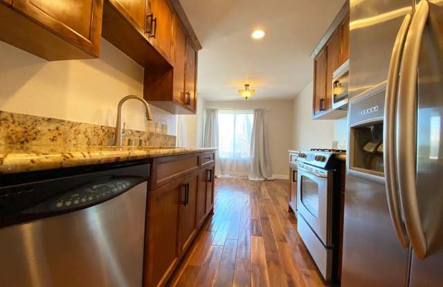 4536 Colbath Ave. #206 Gallery 3