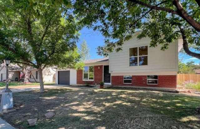 WELCOME TO THIS CHARMING HOME! photos photos