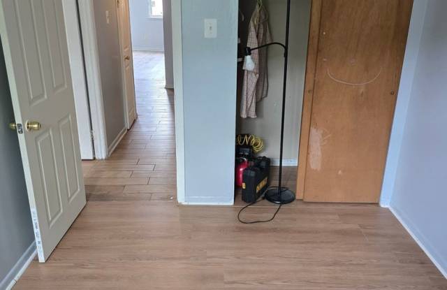 Charming 2BR Duplex in Philadelphia Gallery 4