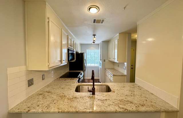 2/2 Condo Near West Lake photos photos
