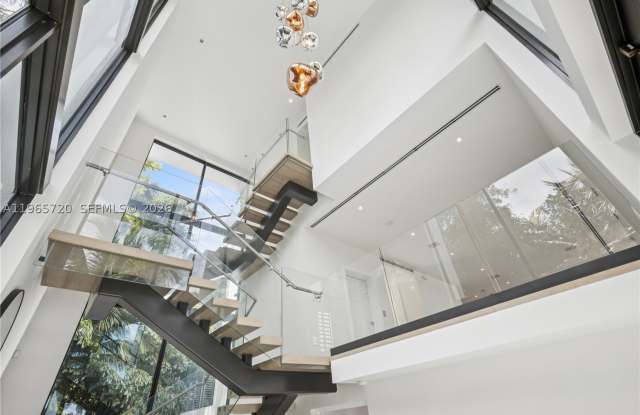 420 N Hibiscus Dr Gallery 4