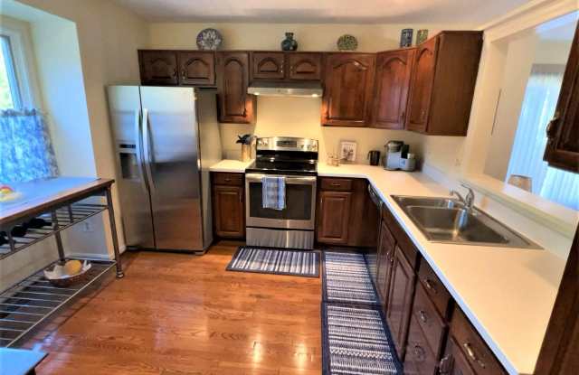 4030 LAKE GLEN ROAD Gallery 2
