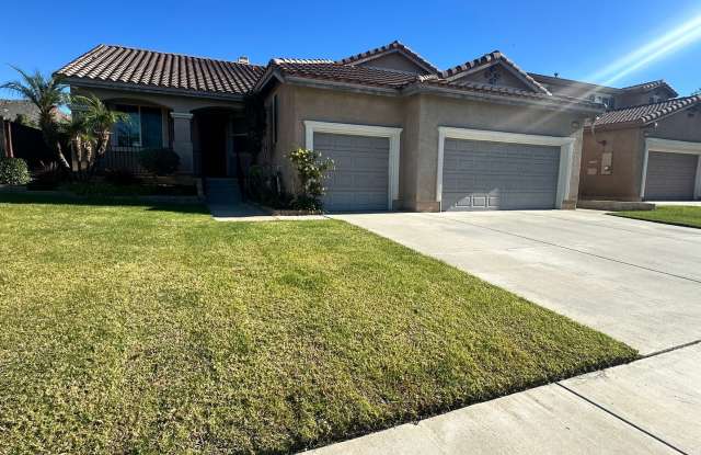 Beautiful 3bd/2ba Single Story with Primary Suite! - 15190 Legendary Drive, Moreno Valley, CA 92555