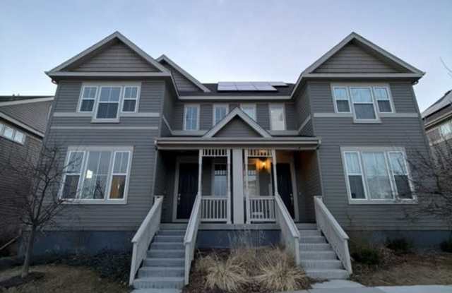 1643 Gilpin Aly photos photos