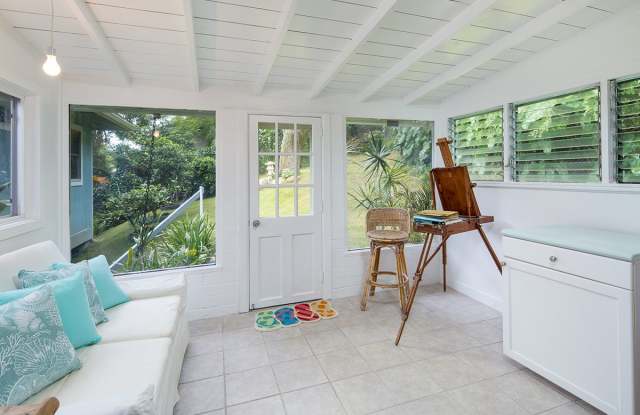 Very clean and bright 1 bedroom, 2 bath in Lanikai with views! All utilities! photos photos