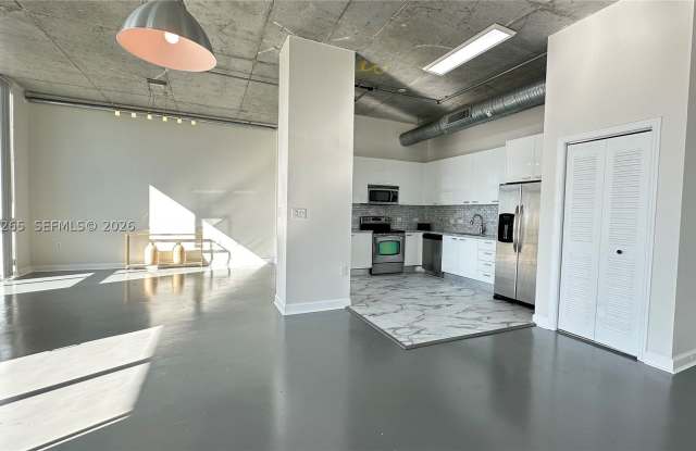 2100 Van Buren St photos photos