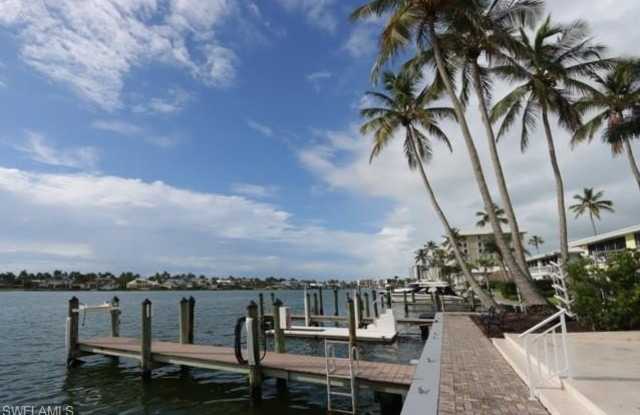 2850 Gulf Shore Blvd N unit: 102 photos photos