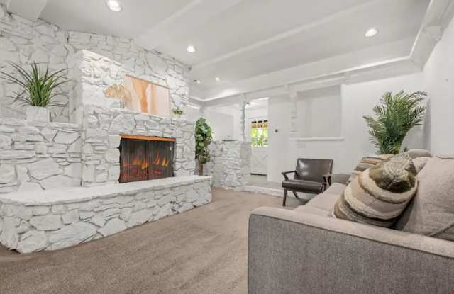 8624 Louise Ave Gallery 2