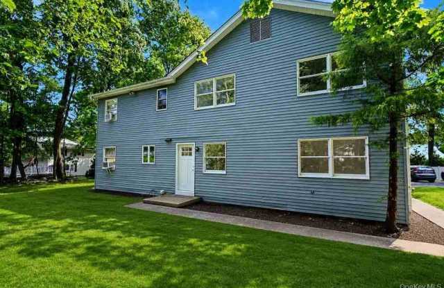 44 Schriever Lane Gallery 2