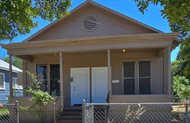 Pet friendly, downtown duplex photos photos