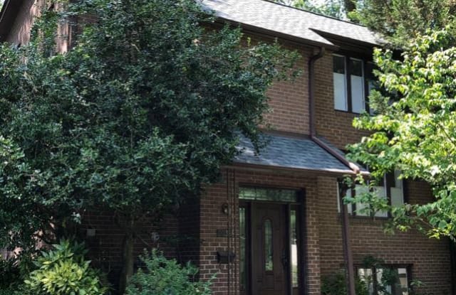 2038 Dundee Rd - 2038 Dundee Road, Rockville, MD 20850