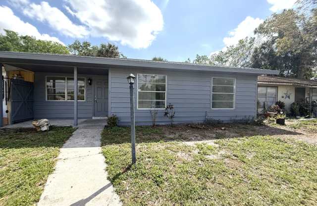 FIRST MONTH RENT FREE! SECTION 8 FRIENDLY 4/2 ON THE WATER! photos photos