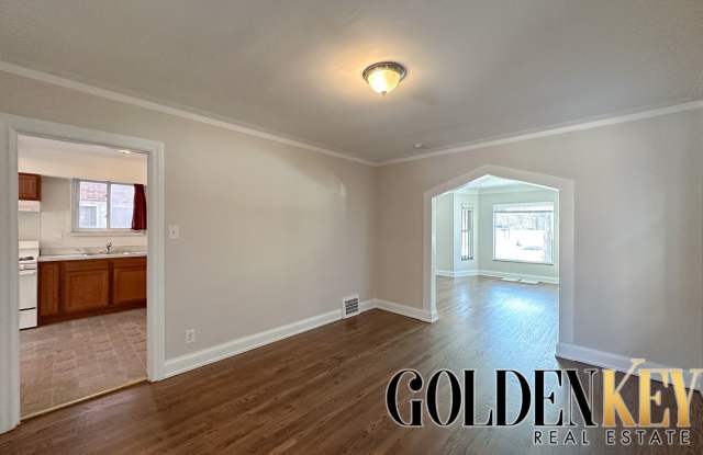AVAILABLE NOW Home in University District 1451 sq ft Westside 3bd/1.5ba photos photos