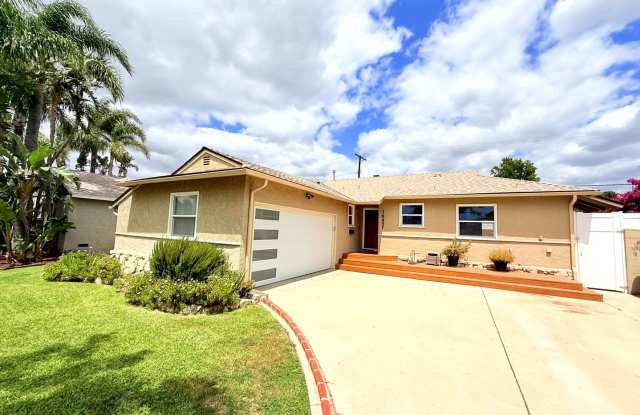 Fantastic 3 bed - 2 bath Home with backyard in North Hills photos photos