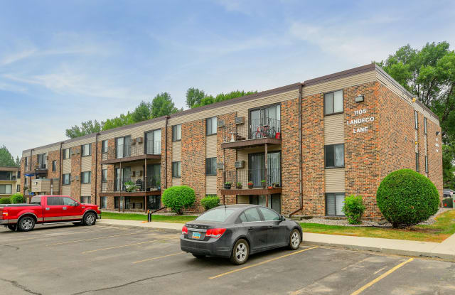 Landmark Estates Apartments Gallery 3