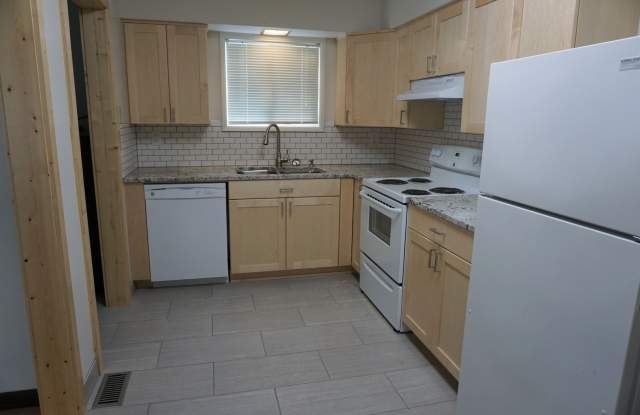 3 Bedroom 1 Bath Home on Large Lot Gallery 3
