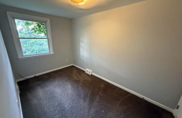 71 Suburban Ln Gallery 2