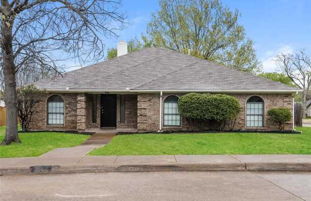 440 Derby Lane - 440 Derby Lane, DeSoto, TX 75115