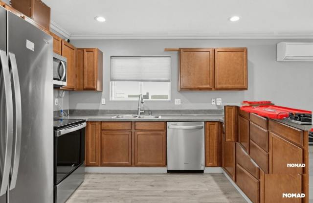 Charming 2BR Duplex in Tacoma Gallery 3