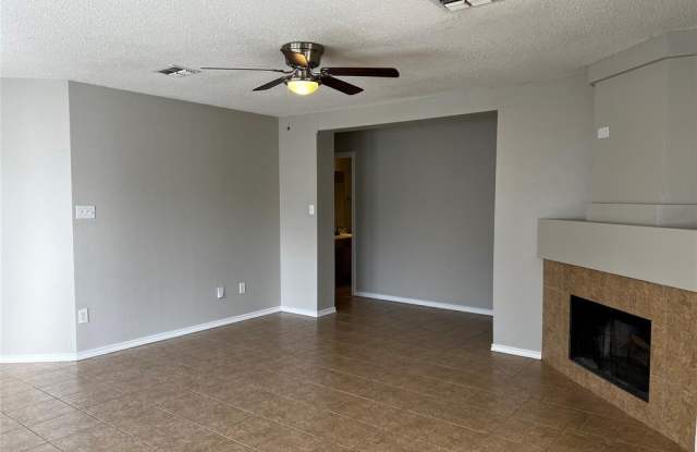 6408 White Oaks Lane Gallery 4