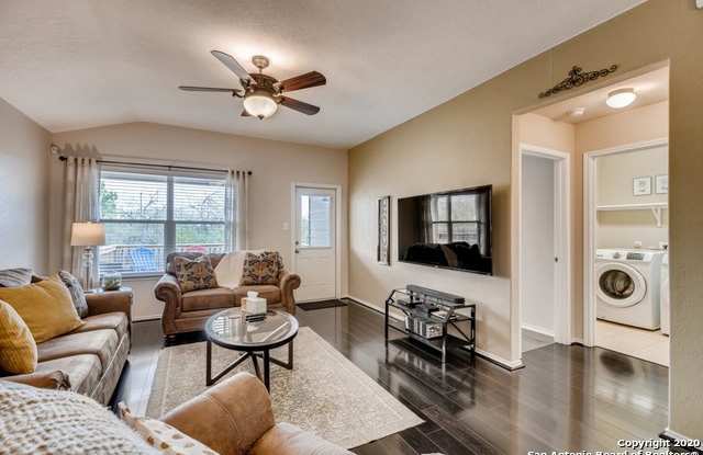 8018 Eclipse Bend Gallery 4
